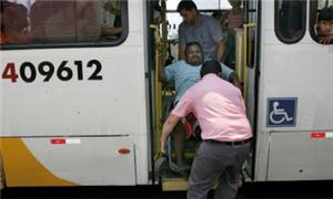 transporte-publico-inadequado-para-cadeirantes