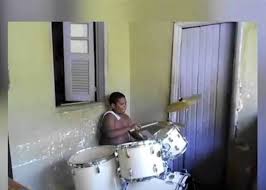 menino-deficiente-visual-baterista