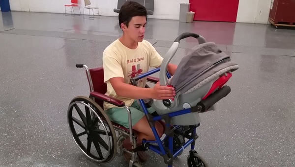 carrinho-de-bebê-adaptado-para-cadeirante